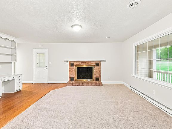 4th image of 2730 Burlington Rd
