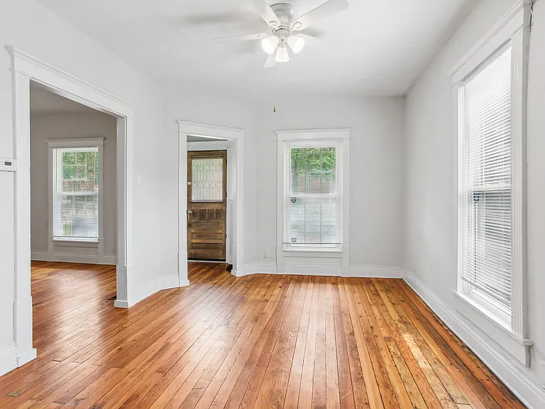 3213 Lexington Ave — Photo 6