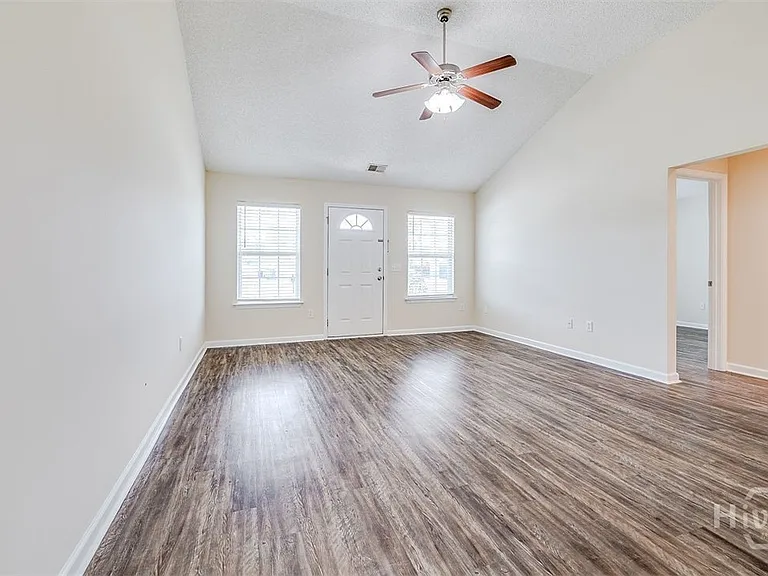 148 Willow Dr — Photo 8