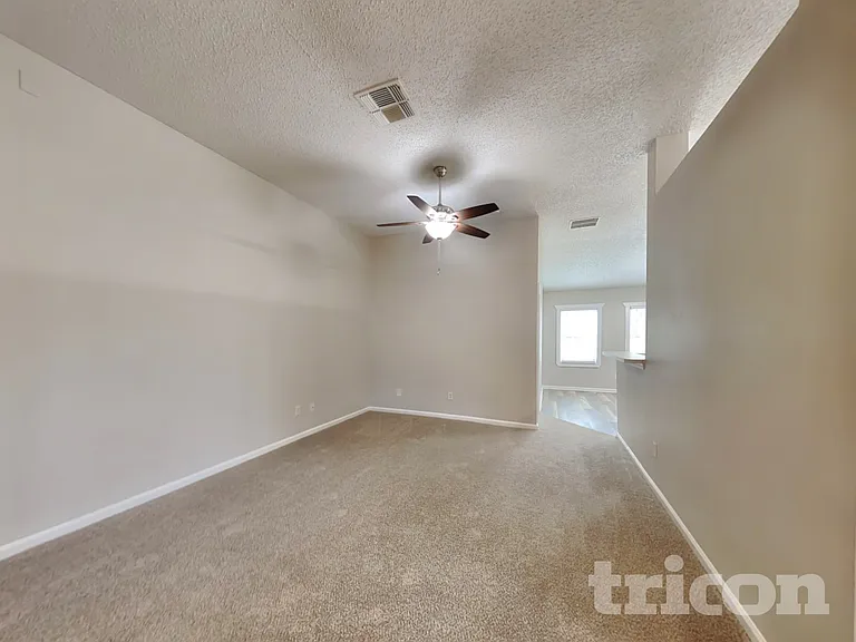 9 Riddle Pl — Photo 3
