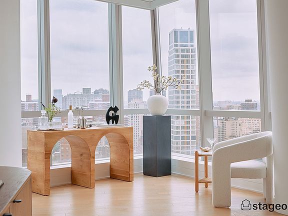 3rd image of 400 Park Ave S APT 25B