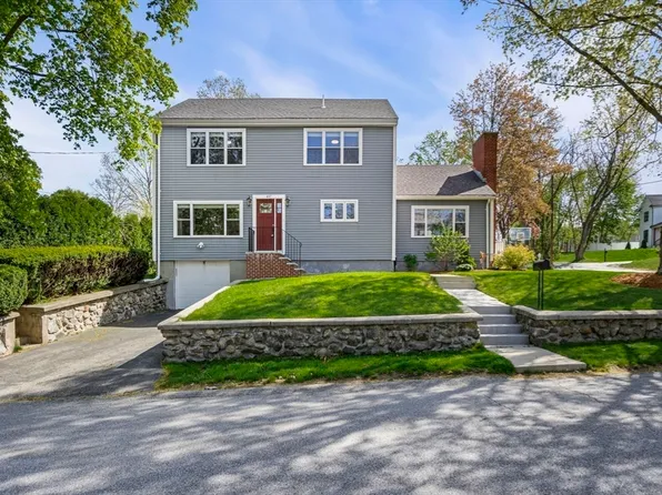 497 Wood Ln, North Andover, MA 01845