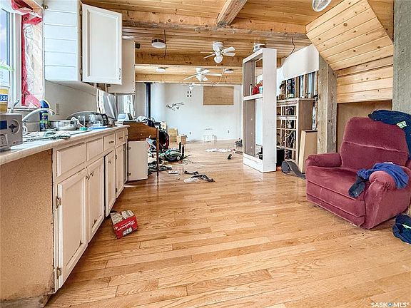 5th image of 217 Ellice STREET