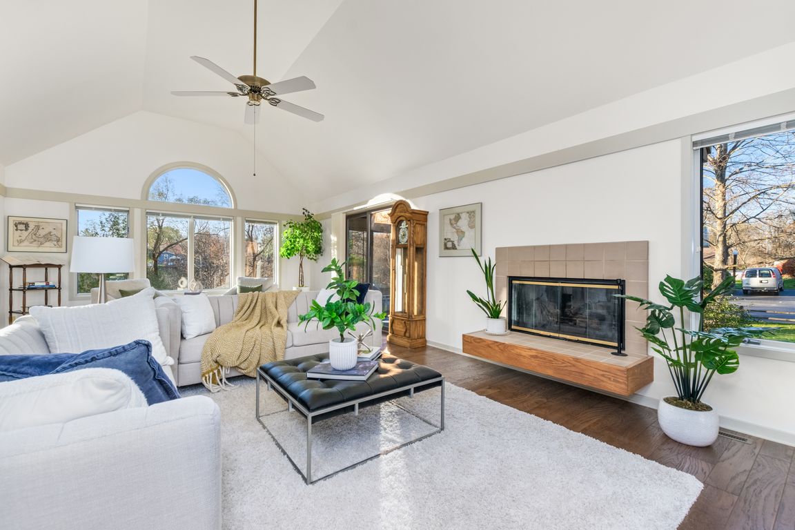 next background image