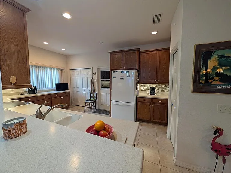 4480 Strathmore Dr — Photo 10