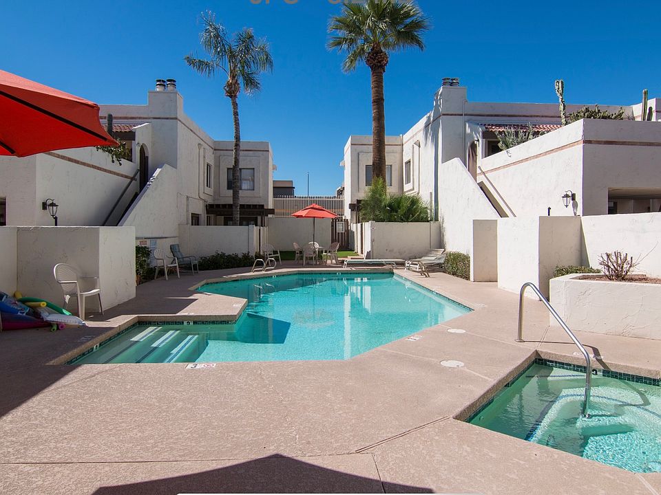 Relaxing pool complex