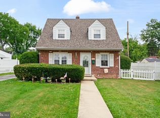 832 Quaint St, Secane, PA 19018