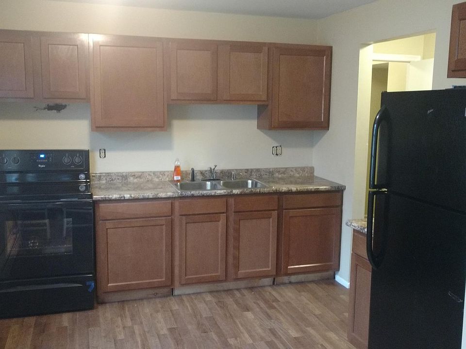 2nd image of 207 N Hazelton St APT 3