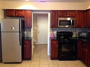 5th image of 1102 Country Ct