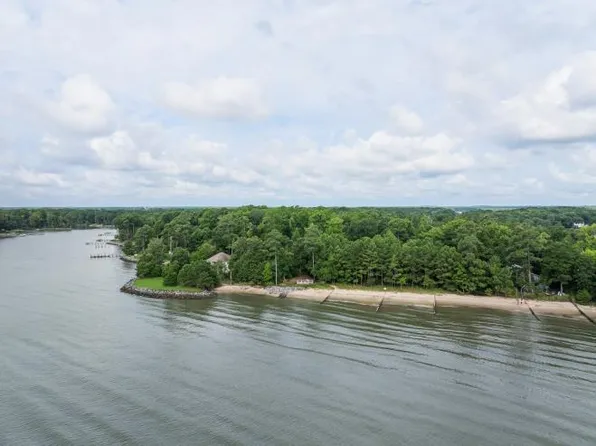 274 Emerald Cove Rd, Reedville, VA 22539