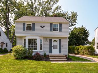 2540 Hampton Rd, Rocky River, OH 44116