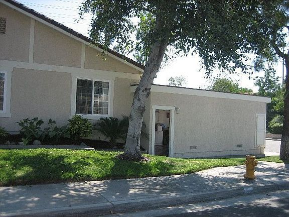 SIDE ENTRANCE 2 GARAGE