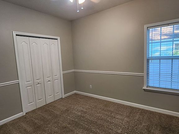 4th image of 4059 Huntley Dr