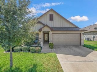 7713 Bunker Dr, Navasota, TX 77868