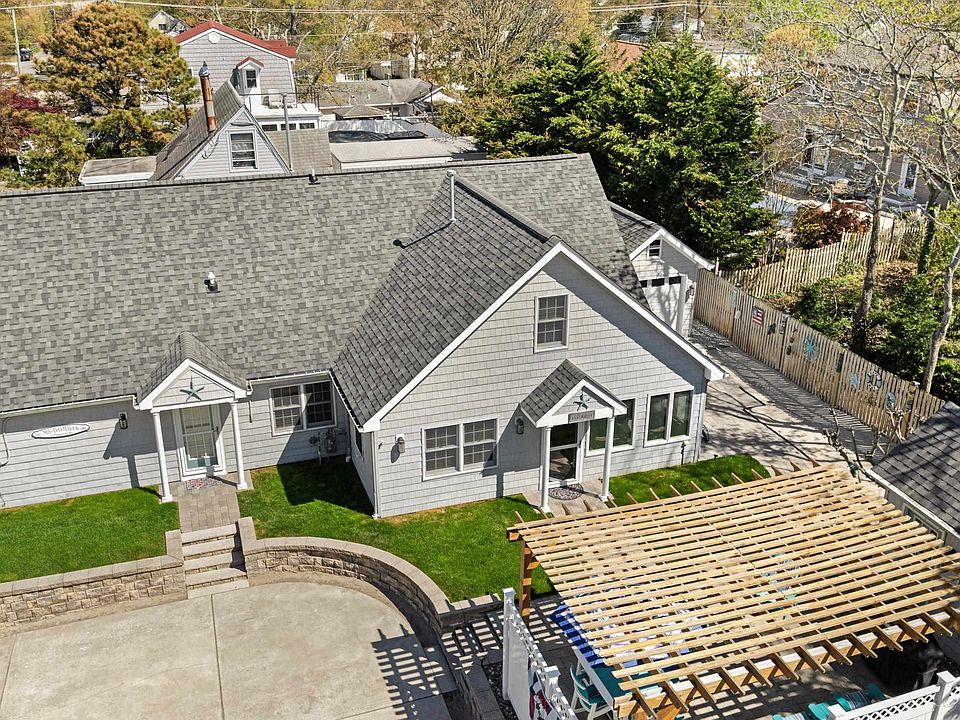 1st image of 14 Pinewood Rd