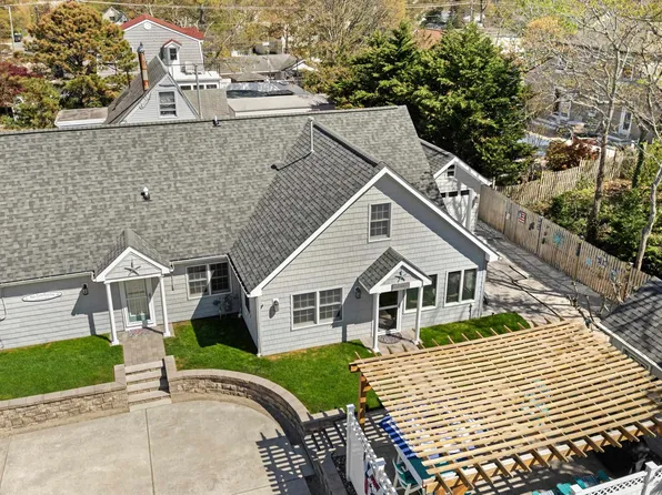 14 Pinewood Rd, Cape May, NJ 08204