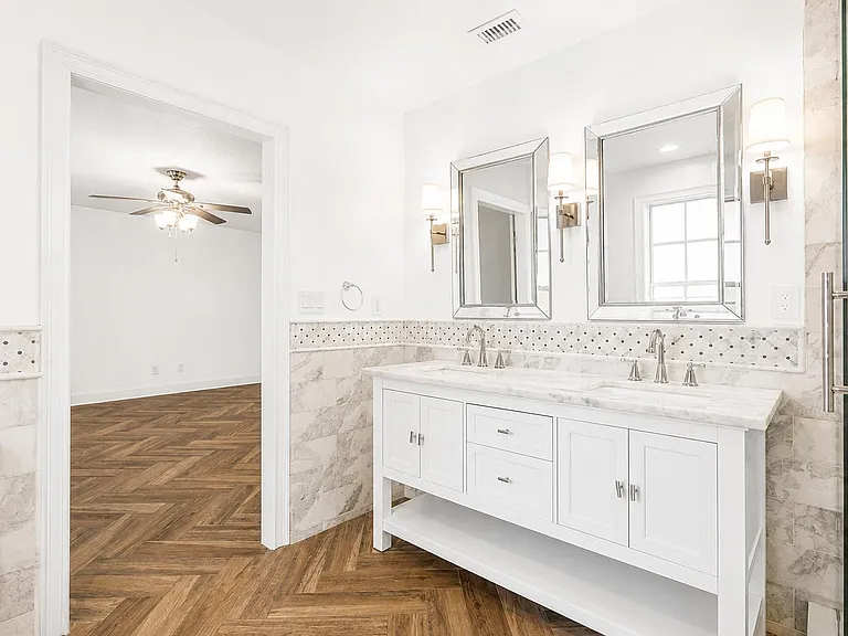 350 SW 8th St #2 — Photo 19