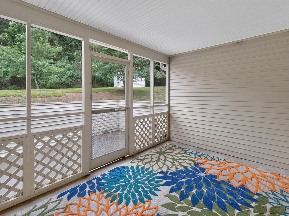 1st image of 598 Pebblecreek Ct