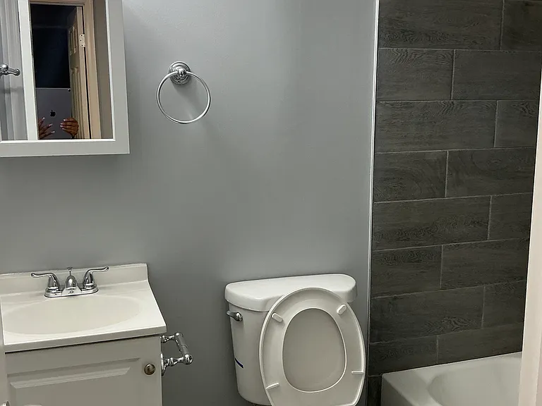 5109 F St SE #T2 — Photo 1