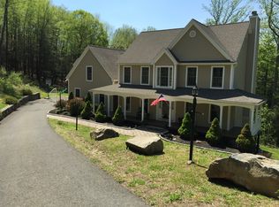 53 Colonial Ridge Dr, Gaylordsville, CT 06755