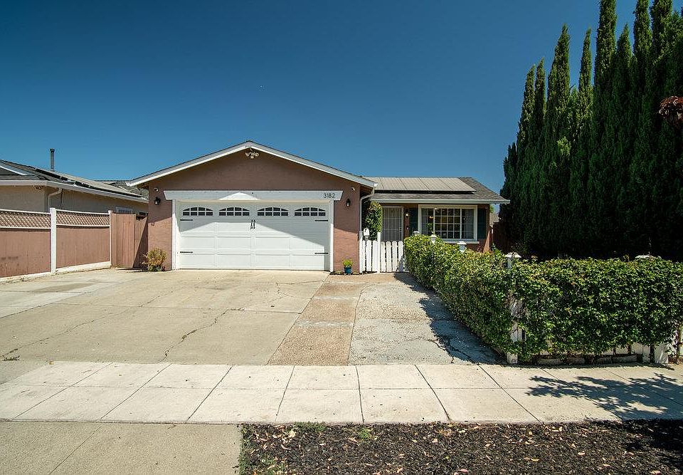 1st image of 3182 Garden Ave