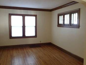 3rd image of 2131 44th Ave N