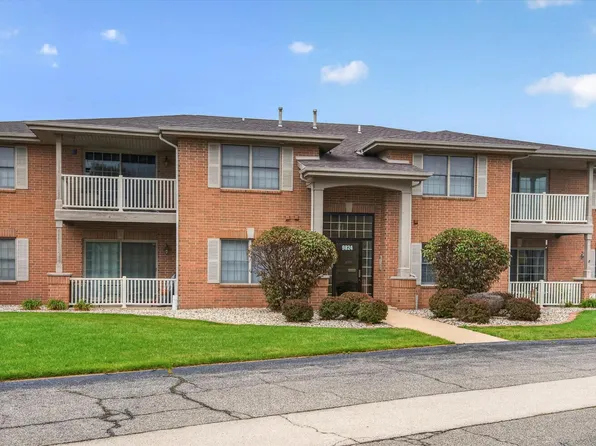 9824 Wildwood Ct Unit 1-D, Highland, IN 46322