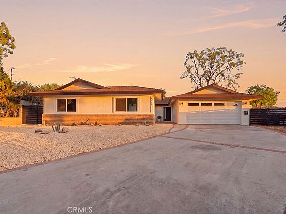 2nd image of 577 Bishop Pl