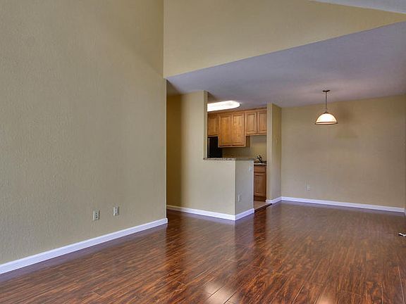 3rd image of 173 Monte Verano Ct