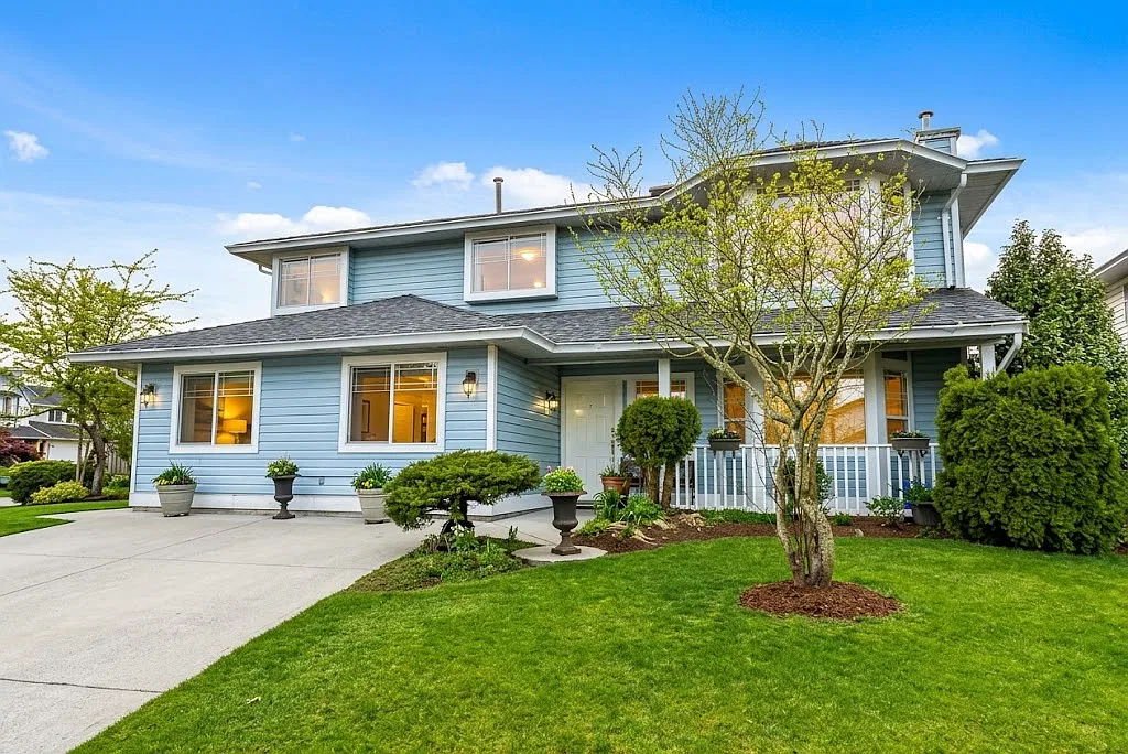 4 bed, $3,350 — Photo 1