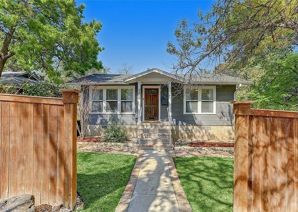 2bd/1bath Main House