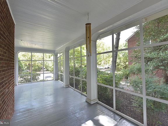 4th image of 20 W Rosemont Ave