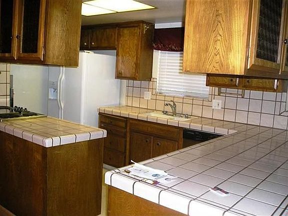 4th image of 3031 W De Ovan Ave