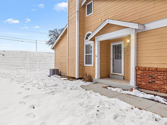 3rd image of 1316 Eagles Way Ct