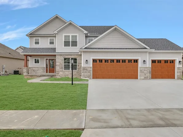 1005 Cascade Dr, Savoy, IL 61874