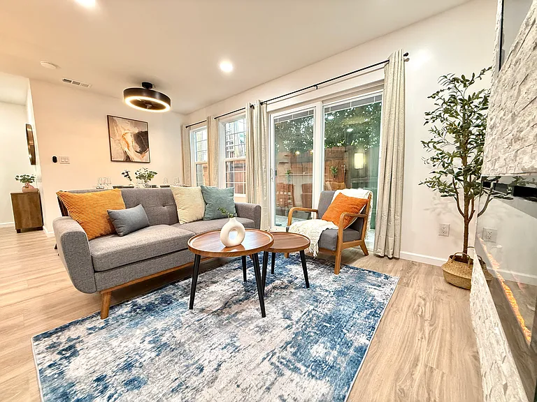 3229 S Sherbourne Dr — Photo 1