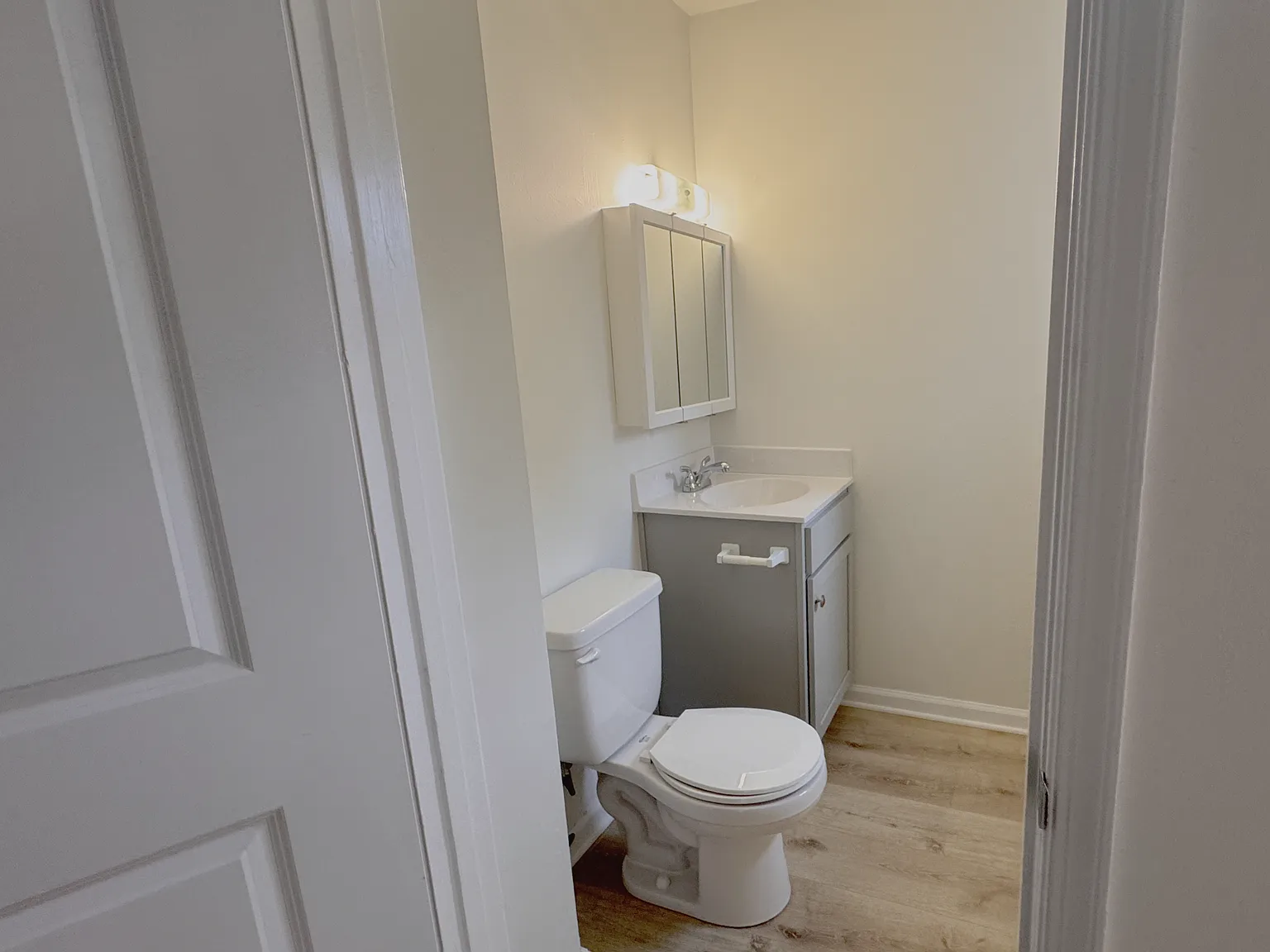 3 bed, 1.5 bath, 1178 sqft, $1,849 — Photo 3