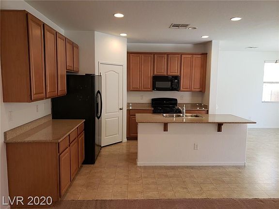 4th image of 7671 Jasmine Falls Dr