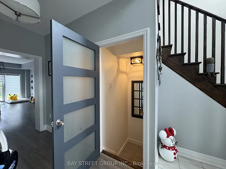 51 Dominion Cres — Photo 23