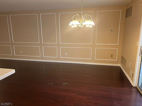 3rd image of 15 Potomac Dr