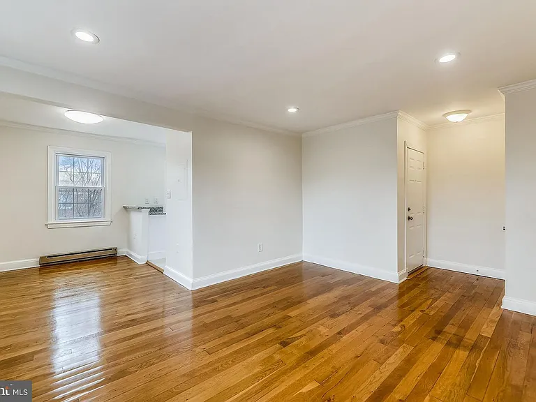 1812 W Abingdon Dr #202 — Photo 10