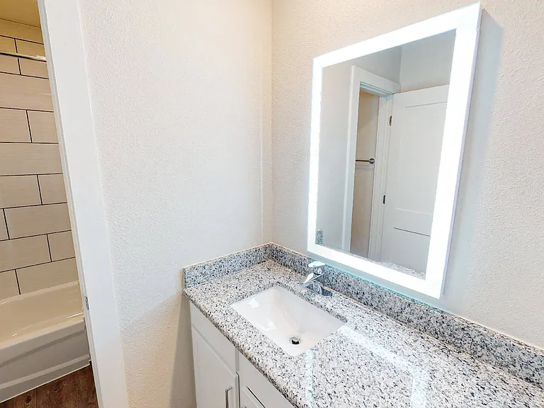 Mosswood Apartments — Photo 18