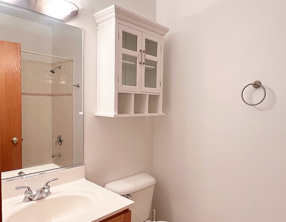 1st image of 1353 N Artesian Ave APT 2