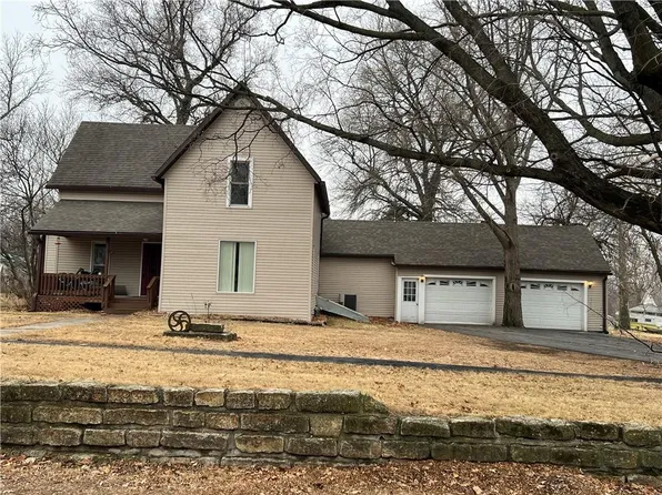 308 W Oak St, Skidmore, MO 64487