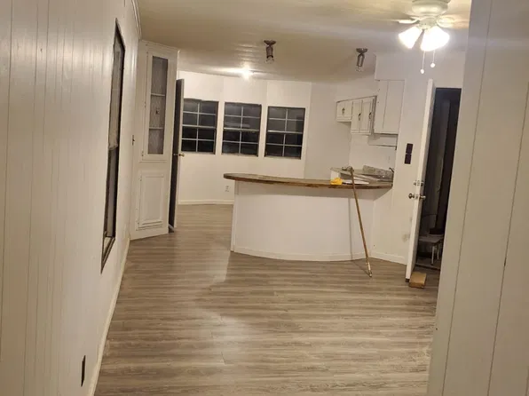 4 Harding St, Huntsville, TX 77340