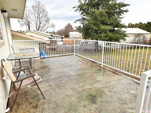 5th image of 18920 E Valleyway Ave