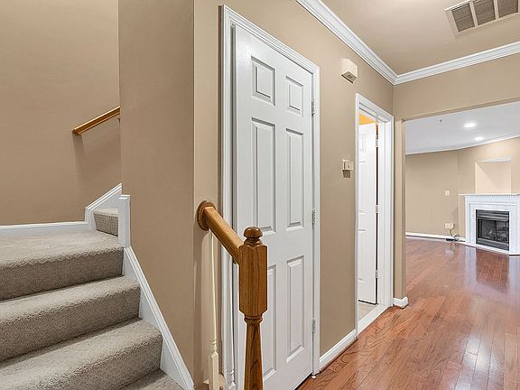 3rd image of 2482 Angeline Dr APT 302