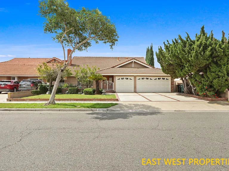 11186 Lavender Ave — Photo 32