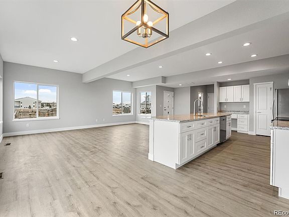 5th image of 312 Bennett Avenue