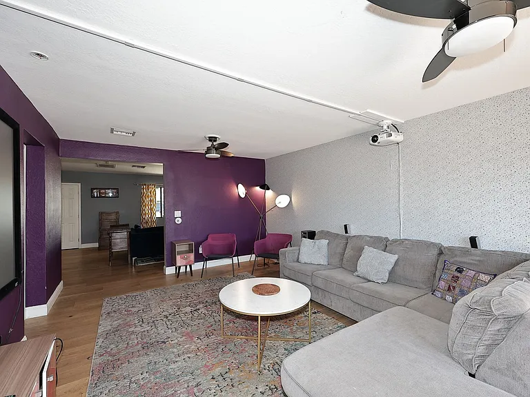 3413 N 16th Dr — Photo 33